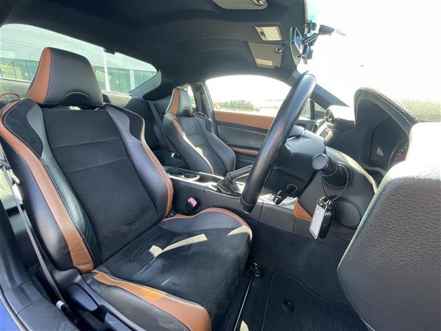 ８６ ＧＴリミテッド　ブラックパッケージ　登録時走行距離８６６３５ｋｍ　社外ナビ（ＡＭ／ＦＭ／ＣＤ／ＤＶＤ／ＢＴ）　バックカメラ　ＲＡＹＳ１８インチアルミホイール　ＢＬＩＴＺマフラー　ＴＯＭ’Ｓエアロパーツ　純正ｂｒｅｍｂｏレッドキャリパー（31枚目）