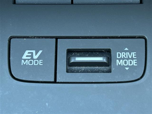 ハリアーハイブリッド Ｚ　純正１２．３インチナビ　バックカメラ　ブラインドスポットモニター　デジタルインナーミラー　ＥＴＣ２．０　レーダークルーズコントロール　レーンディパーチャーアラート　クリアランスソナー　横滑り防止装置（9枚目）