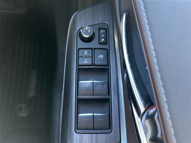 ハリアーハイブリッド Ｚ　純正１２．３インチナビ　バックカメラ　ブラインドスポットモニター　デジタルインナーミラー　ＥＴＣ２．０　レーダークルーズコントロール　レーンディパーチャーアラート　クリアランスソナー　横滑り防止装置（20枚目）