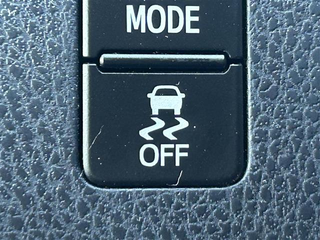 エスクァイア Ｇｉ　プレミアムパッケージ　ブラックテーラード　純正１０インチＳＤナビ　純正フリップダウンモニター　バックカメラ　ビルトインＥＴＣ　両側パワースライドドア　後席エアコン　ハーフレザーシート　ＤＮ席シートヒーター　キャプテンシート　トヨタセーフティセ（8枚目）