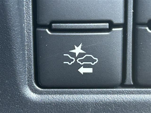 エスクァイア Ｇｉ　プレミアムパッケージ　ブラックテーラード　純正１０インチＳＤナビ　純正フリップダウンモニター　バックカメラ　ビルトインＥＴＣ　両側パワースライドドア　後席エアコン　ハーフレザーシート　ＤＮ席シートヒーター　キャプテンシート　トヨタセーフティセ（13枚目）