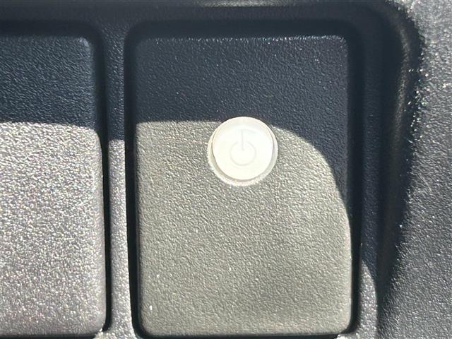 エスクァイア Ｇｉ　プレミアムパッケージ　ブラックテーラード　純正１０インチＳＤナビ　純正フリップダウンモニター　バックカメラ　ビルトインＥＴＣ　両側パワースライドドア　後席エアコン　ハーフレザーシート　ＤＮ席シートヒーター　キャプテンシート　トヨタセーフティセ（14枚目）