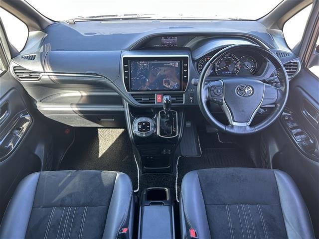 エスクァイア Ｇｉ　プレミアムパッケージ　ブラックテーラード　純正１０インチＳＤナビ　純正フリップダウンモニター　バックカメラ　ビルトインＥＴＣ　両側パワースライドドア　後席エアコン　ハーフレザーシート　ＤＮ席シートヒーター　キャプテンシート　トヨタセーフティセ（42枚目）