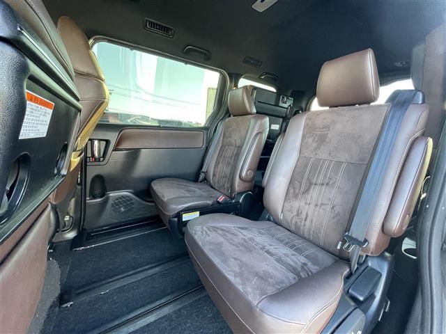 エスクァイア Gi プレミアムパッケージ 純正10型ナビ 後席12.1型モニター 両側パワースライドドア シートヒーター ハンドルヒーター バックカメラ フルセグTV Bluetooth ブラウンハーフレザーシート 衝突軽減 レーンアシスト(31枚目)