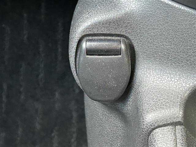 ノート e-パワー X 純正ナビ バックカメラ エマージェンシーブレーキ 車線逸脱防止支援システム 横滑り防止装置 車両接近通報装置 電動格納ミラー オートライト プッシュスタート スマートキー 純正フロアマット(17枚目)