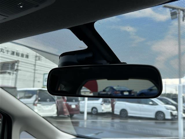 ノート e-パワー X 純正ナビ バックカメラ エマージェンシーブレーキ 車線逸脱防止支援システム 横滑り防止装置 車両接近通報装置 電動格納ミラー オートライト プッシュスタート スマートキー 純正フロアマット(22枚目)