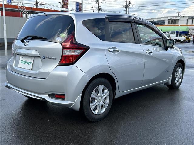 ノート e-パワー X 純正ナビ バックカメラ エマージェンシーブレーキ 車線逸脱防止支援システム 横滑り防止装置 車両接近通報装置 電動格納ミラー オートライト プッシュスタート スマートキー 純正フロアマット(39枚目)