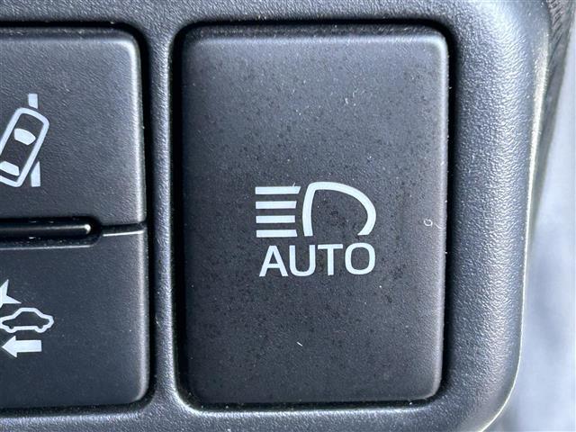 アクア Sスタイルブラック モデリスタエアロ 純正ナビ フルセグ バックカメラ ドラレコ 衝突軽減 横滑り防止装置 レーンキープアシスト オートハイビーム オートライト アイドリングストップ 純正AW 純正フロアマット(9枚目)