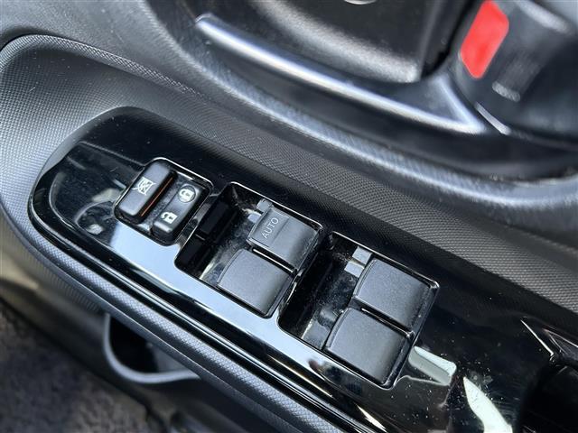 アクア Sスタイルブラック モデリスタエアロ 純正ナビ フルセグ バックカメラ ドラレコ 衝突軽減 横滑り防止装置 レーンキープアシスト オートハイビーム オートライト アイドリングストップ 純正AW 純正フロアマット(13枚目)