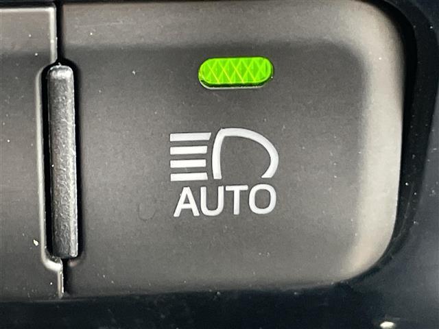 プリウス A サンルーフ モデリスタ 純正9型ナビ バックカメラ ETC BSM トヨタセーフティセンス レーダークルーズ レーンキープ ヘッドアップディスプレイ 純正フロアマット 15インチ純正AW(7枚目)