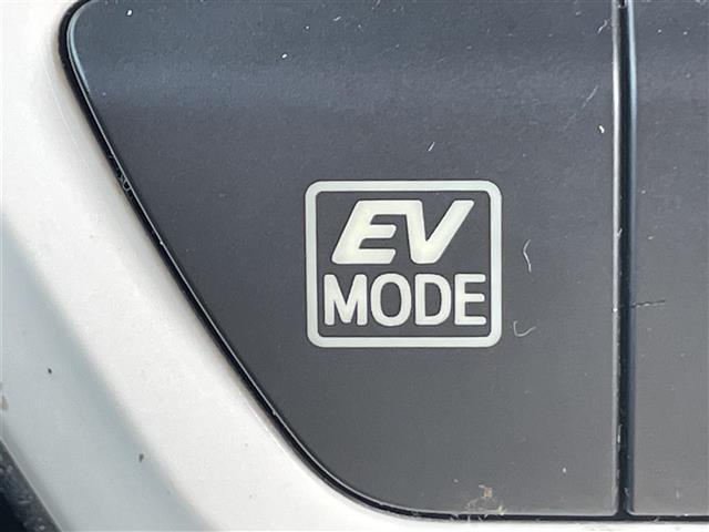 プリウス A サンルーフ モデリスタ 純正9型ナビ バックカメラ ETC BSM トヨタセーフティセンス レーダークルーズ レーンキープ ヘッドアップディスプレイ 純正フロアマット 15インチ純正AW(11枚目)