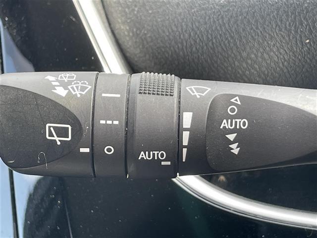 プリウス A サンルーフ モデリスタ 純正9型ナビ バックカメラ ETC BSM トヨタセーフティセンス レーダークルーズ レーンキープ ヘッドアップディスプレイ 純正フロアマット 15インチ純正AW(17枚目)