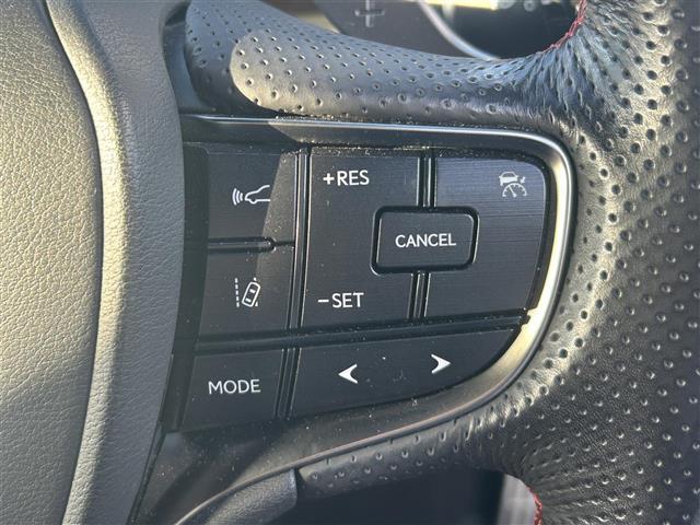 ES ES300h Fスポーツ 純正ナビ サンルーフ Bカメラ ETC2.0 BSM ドラレコ シートヒーター エアシート ステアリングヒーター クリアランスソナー 衝突軽減 横滑り防止装置 クルコン レーンキープアシスト 純正AW(9枚目)