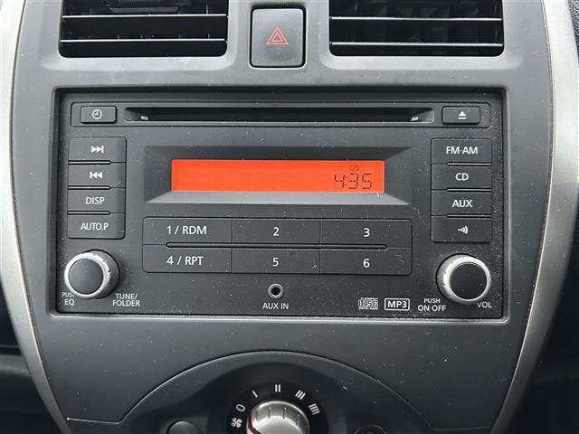 マーチ Ｓ　純正オーディオ　横滑り防止装置　ヘッドライトレベライザー　電動格納ミラー　純正フロアマット　リモコンキー　保証書／取扱説明書（2枚目）