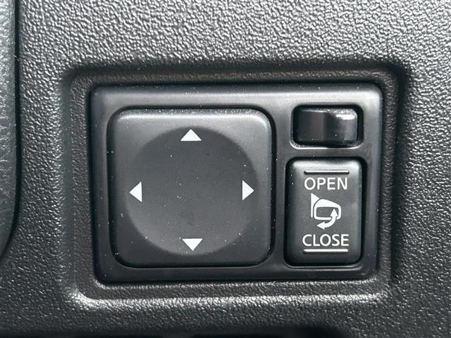 マーチ Ｓ　純正オーディオ　横滑り防止装置　ヘッドライトレベライザー　電動格納ミラー　純正フロアマット　リモコンキー　保証書／取扱説明書（3枚目）