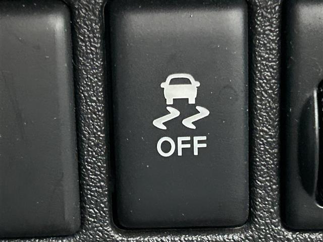 マーチ Ｓ　純正オーディオ　横滑り防止装置　ヘッドライトレベライザー　電動格納ミラー　純正フロアマット　リモコンキー　保証書／取扱説明書（4枚目）