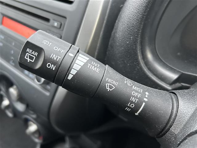 マーチ Ｓ　純正オーディオ　横滑り防止装置　ヘッドライトレベライザー　電動格納ミラー　純正フロアマット　リモコンキー　保証書／取扱説明書（8枚目）