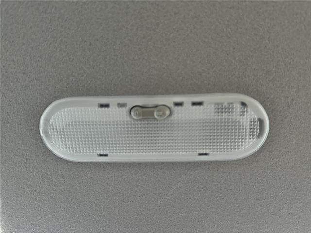 マーチ Ｓ　純正オーディオ　横滑り防止装置　ヘッドライトレベライザー　電動格納ミラー　純正フロアマット　リモコンキー　保証書／取扱説明書（17枚目）