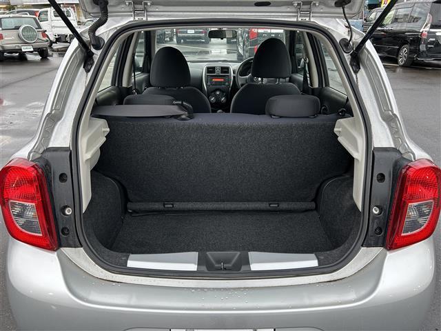 マーチ Ｓ　純正オーディオ　横滑り防止装置　ヘッドライトレベライザー　電動格納ミラー　純正フロアマット　リモコンキー　保証書／取扱説明書（25枚目）