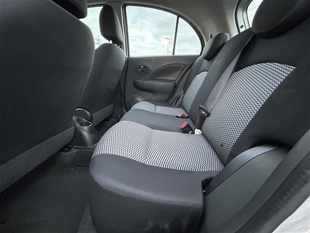 マーチ Ｓ　純正オーディオ　横滑り防止装置　ヘッドライトレベライザー　電動格納ミラー　純正フロアマット　リモコンキー　保証書／取扱説明書（28枚目）