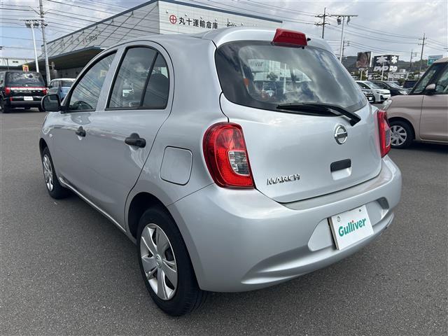 マーチ Ｓ　純正オーディオ　横滑り防止装置　ヘッドライトレベライザー　電動格納ミラー　純正フロアマット　リモコンキー　保証書／取扱説明書（43枚目）