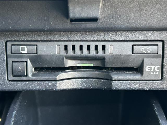 アルファード ２．５Ｓ　Ｃパッケージ　ＡＬＰＩＮＥナビ　後席モニター　バックカメラ　ＥＴＣ　ドラレコ　両側パワスラ　トヨタセーフティセンス　レーダークルーズコントロール　本革シート　ベンチレーション　オットマン　１８インチ純正ＡＷ（12枚目）