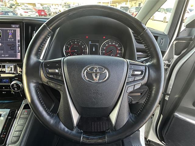 アルファード ２．５Ｓ　Ｃパッケージ　ＡＬＰＩＮＥナビ　後席モニター　バックカメラ　ＥＴＣ　ドラレコ　両側パワスラ　トヨタセーフティセンス　レーダークルーズコントロール　本革シート　ベンチレーション　オットマン　１８インチ純正ＡＷ（13枚目）