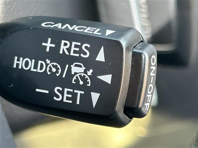 アルファード ２．５Ｓ　Ｃパッケージ　ＡＬＰＩＮＥナビ　後席モニター　バックカメラ　ＥＴＣ　ドラレコ　両側パワスラ　トヨタセーフティセンス　レーダークルーズコントロール　本革シート　ベンチレーション　オットマン　１８インチ純正ＡＷ（16枚目）