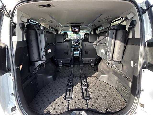 アルファード ２．５Ｓ　Ｃパッケージ　ＡＬＰＩＮＥナビ　後席モニター　バックカメラ　ＥＴＣ　ドラレコ　両側パワスラ　トヨタセーフティセンス　レーダークルーズコントロール　本革シート　ベンチレーション　オットマン　１８インチ純正ＡＷ（28枚目）