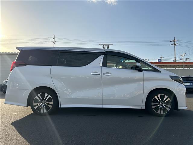 アルファード ２．５Ｓ　Ｃパッケージ　ＡＬＰＩＮＥナビ　後席モニター　バックカメラ　ＥＴＣ　ドラレコ　両側パワスラ　トヨタセーフティセンス　レーダークルーズコントロール　本革シート　ベンチレーション　オットマン　１８インチ純正ＡＷ（40枚目）