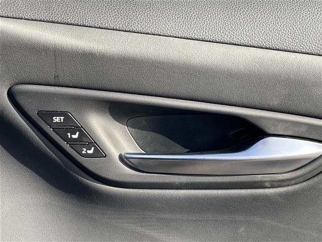 クラウンハイブリッド Ｇ　純正ナビ　全方位カメラ　ＥＴＣ２．０　ドラレコ　リヤコンフォートパッケージ　トヨタセーフティセンス　レーダークルーズコントロール　アドバンストパーク　全席パワーシート／シートヒーター　本革シート（11枚目）