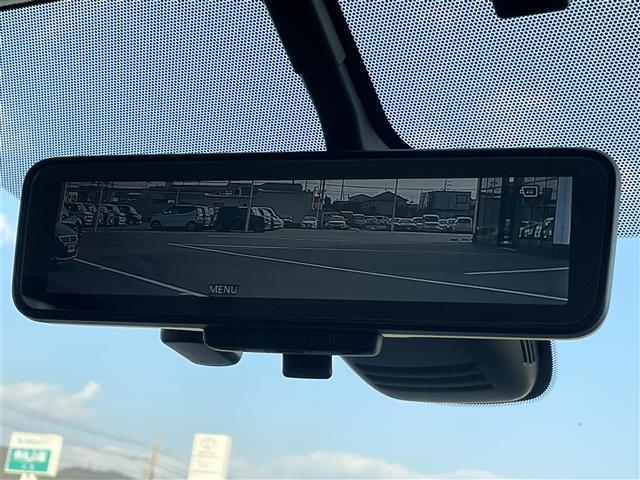 セレナ ｅ－パワー　ハイウェイスターＶ　純正１０インチナビ　全方位カメラ　両側パワスラ　ＢＳＭ　ＥＴＣ　デジタルインナーミラー　プロパイロット　レーダークルーズコントロール　衝突軽減　純正フロアマット　１５インチ純正ＡＷ　コーナーセンサー（15枚目）