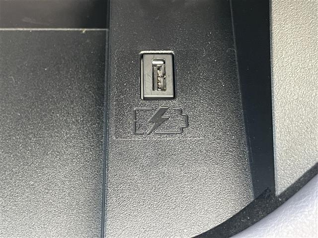 セレナ ｅ－パワー　ハイウェイスターＶ　純正１０インチナビ　全方位カメラ　両側パワスラ　ＢＳＭ　ＥＴＣ　デジタルインナーミラー　プロパイロット　レーダークルーズコントロール　衝突軽減　純正フロアマット　１５インチ純正ＡＷ　コーナーセンサー（16枚目）