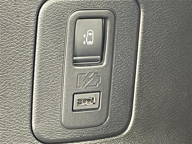 セレナ ｅ－パワー　ハイウェイスターＶ　純正１０インチナビ　全方位カメラ　両側パワスラ　ＢＳＭ　ＥＴＣ　デジタルインナーミラー　プロパイロット　レーダークルーズコントロール　衝突軽減　純正フロアマット　１５インチ純正ＡＷ　コーナーセンサー（19枚目）