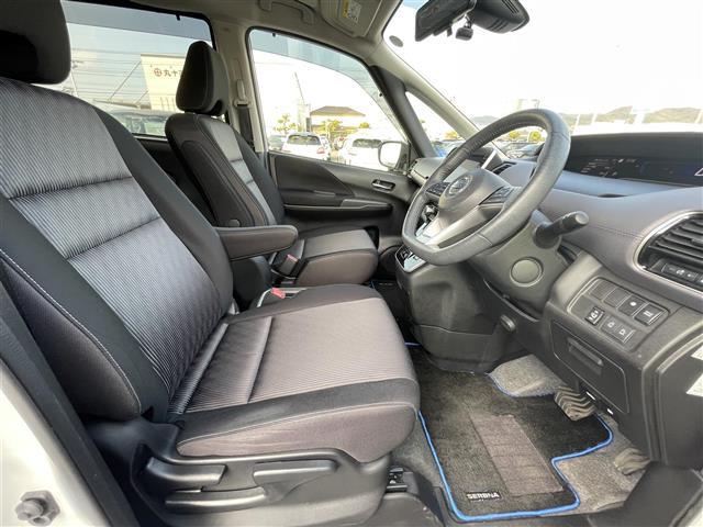 セレナ ｅ－パワー　ハイウェイスターＶ　純正１０インチナビ　全方位カメラ　両側パワスラ　ＢＳＭ　ＥＴＣ　デジタルインナーミラー　プロパイロット　レーダークルーズコントロール　衝突軽減　純正フロアマット　１５インチ純正ＡＷ　コーナーセンサー（23枚目）