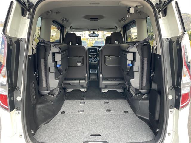 セレナ ｅ－パワー　ハイウェイスターＶ　純正１０インチナビ　全方位カメラ　両側パワスラ　ＢＳＭ　ＥＴＣ　デジタルインナーミラー　プロパイロット　レーダークルーズコントロール　衝突軽減　純正フロアマット　１５インチ純正ＡＷ　コーナーセンサー（29枚目）