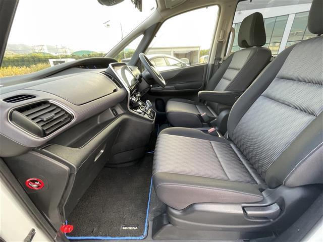 セレナ ｅ－パワー　ハイウェイスターＶ　純正１０インチナビ　全方位カメラ　両側パワスラ　ＢＳＭ　ＥＴＣ　デジタルインナーミラー　プロパイロット　レーダークルーズコントロール　衝突軽減　純正フロアマット　１５インチ純正ＡＷ　コーナーセンサー（32枚目）