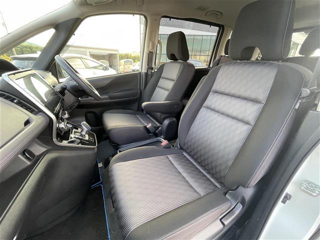 セレナ ｅ－パワー　ハイウェイスターＶ　純正１０インチナビ　全方位カメラ　両側パワスラ　ＢＳＭ　ＥＴＣ　デジタルインナーミラー　プロパイロット　レーダークルーズコントロール　衝突軽減　純正フロアマット　１５インチ純正ＡＷ　コーナーセンサー（33枚目）