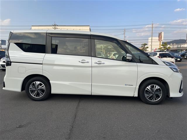 セレナ ｅ－パワー　ハイウェイスターＶ　純正１０インチナビ　全方位カメラ　両側パワスラ　ＢＳＭ　ＥＴＣ　デジタルインナーミラー　プロパイロット　レーダークルーズコントロール　衝突軽減　純正フロアマット　１５インチ純正ＡＷ　コーナーセンサー（40枚目）