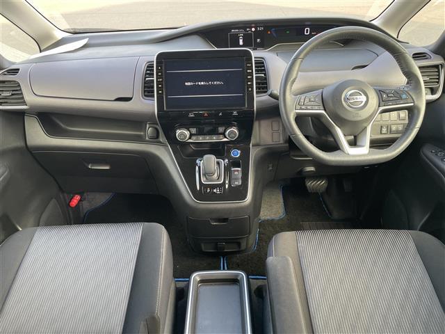 セレナ ｅ－パワー　ハイウェイスターＶ　純正１０インチナビ　全方位カメラ　両側パワスラ　ＢＳＭ　ＥＴＣ　デジタルインナーミラー　プロパイロット　レーダークルーズコントロール　衝突軽減　純正フロアマット　１５インチ純正ＡＷ　コーナーセンサー（42枚目）