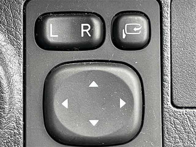 気になる車はすぐにお問い合わせください！画面右側の００６６から始まる無料ダイヤルからお問い合わせ下さい！専門スタッフがお車のご質問にお答えいたします！