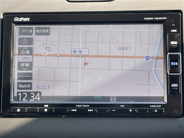 フリードハイブリッド ハイブリッド・ＥＸ　純正ナビ　バックカメラ　両側パワスラ　ＥＴＣ　ドラレコ　デジタルインナーミラー　ホンダセンシング　レーダークルーズコントロール　レーンキープアシスト　シートヒーター　１５インチ社外ＡＷ　フロアマット（2枚目）