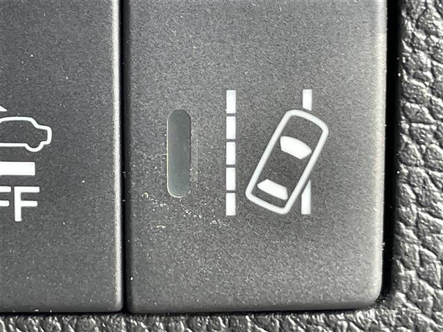 フリードハイブリッド ハイブリッド・ＥＸ　純正ナビ　バックカメラ　両側パワスラ　ＥＴＣ　ドラレコ　デジタルインナーミラー　ホンダセンシング　レーダークルーズコントロール　レーンキープアシスト　シートヒーター　１５インチ社外ＡＷ　フロアマット（8枚目）