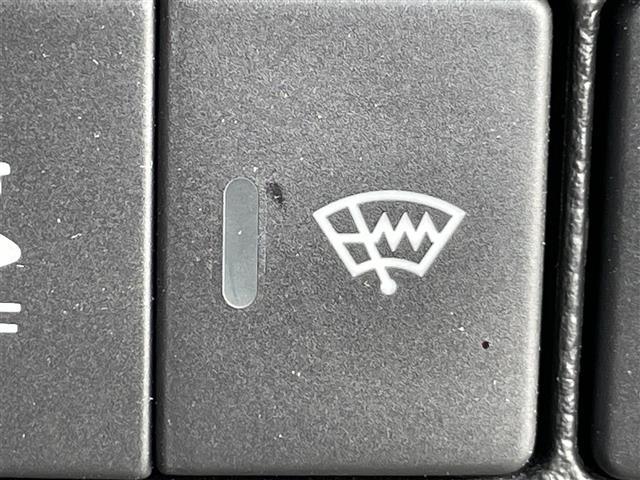 フリードハイブリッド ハイブリッド・ＥＸ　純正ナビ　バックカメラ　両側パワスラ　ＥＴＣ　ドラレコ　デジタルインナーミラー　ホンダセンシング　レーダークルーズコントロール　レーンキープアシスト　シートヒーター　１５インチ社外ＡＷ　フロアマット（10枚目）