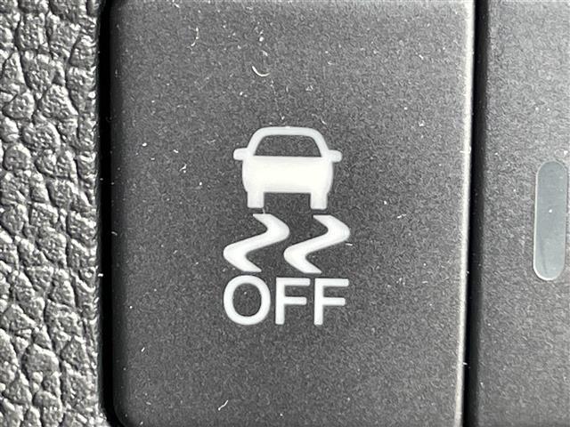 フリードハイブリッド ハイブリッド・ＥＸ　純正ナビ　バックカメラ　両側パワスラ　ＥＴＣ　ドラレコ　デジタルインナーミラー　ホンダセンシング　レーダークルーズコントロール　レーンキープアシスト　シートヒーター　１５インチ社外ＡＷ　フロアマット（11枚目）