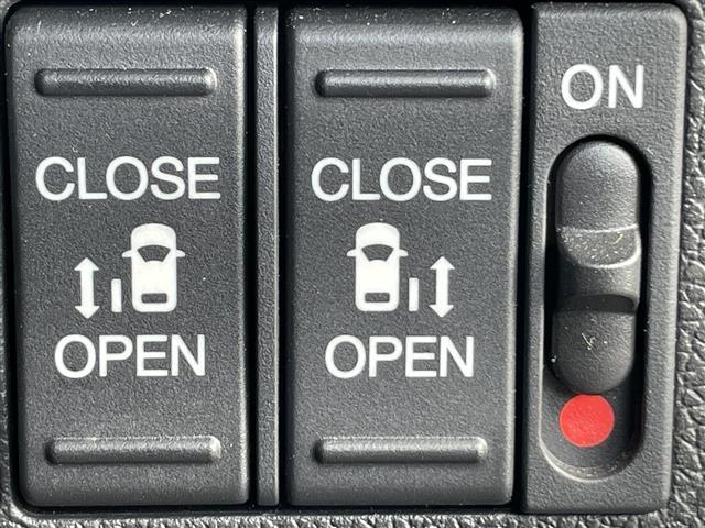 フリードハイブリッド ハイブリッド・ＥＸ　純正ナビ　バックカメラ　両側パワスラ　ＥＴＣ　ドラレコ　デジタルインナーミラー　ホンダセンシング　レーダークルーズコントロール　レーンキープアシスト　シートヒーター　１５インチ社外ＡＷ　フロアマット（12枚目）