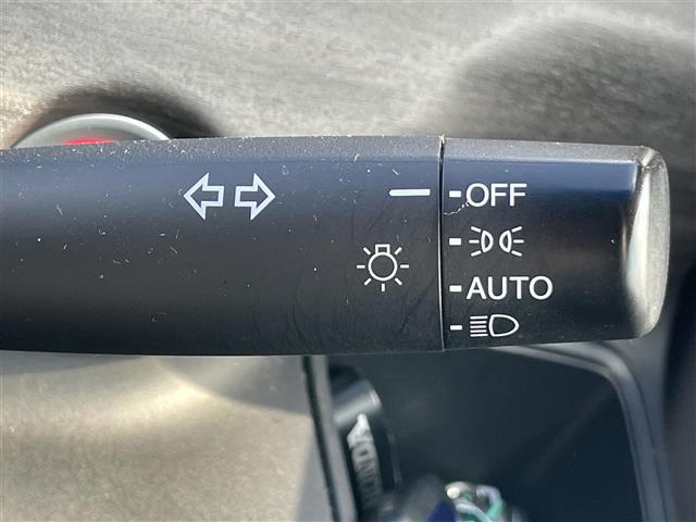 フリードハイブリッド ハイブリッド・ＥＸ　純正ナビ　バックカメラ　両側パワスラ　ＥＴＣ　ドラレコ　デジタルインナーミラー　ホンダセンシング　レーダークルーズコントロール　レーンキープアシスト　シートヒーター　１５インチ社外ＡＷ　フロアマット（17枚目）