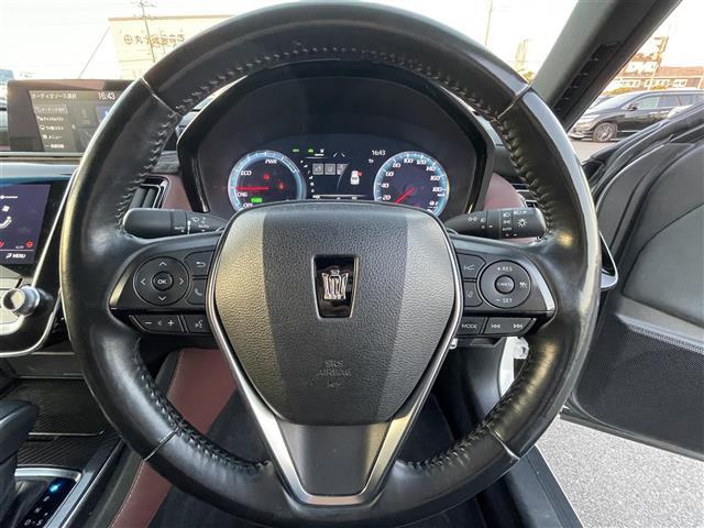 クラウンハイブリッド ＲＳアドバンス　純正ナビ　バックカメラ　ＥＴＣ　ＨＵＤ　ドラレコ　トヨタセーフティセンス　ＢＳＭ　レーダークルーズコントロール　パワーシート　シートヒーター　ステアリングヒーター　フロアマット　１８インチ純正ＡＷ（13枚目）