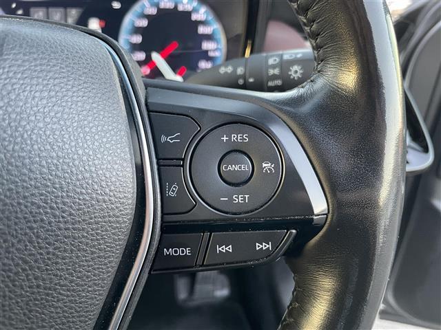 クラウンハイブリッド ＲＳアドバンス　純正ナビ　バックカメラ　ＥＴＣ　ＨＵＤ　ドラレコ　トヨタセーフティセンス　ＢＳＭ　レーダークルーズコントロール　パワーシート　シートヒーター　ステアリングヒーター　フロアマット　１８インチ純正ＡＷ（14枚目）