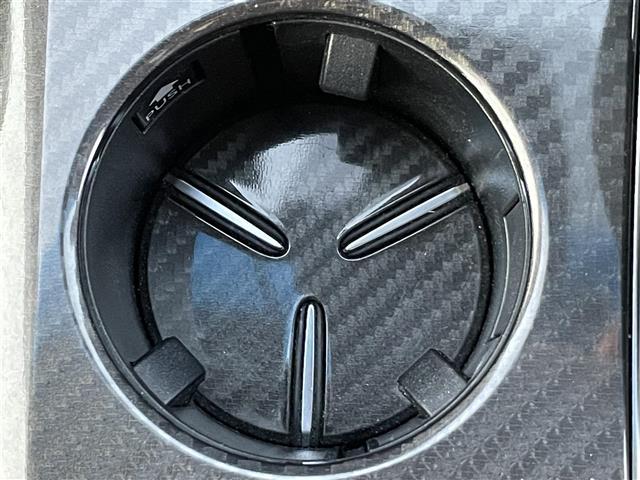 クラウンハイブリッド ＲＳアドバンス　純正ナビ　バックカメラ　ＥＴＣ　ＨＵＤ　ドラレコ　トヨタセーフティセンス　ＢＳＭ　レーダークルーズコントロール　パワーシート　シートヒーター　ステアリングヒーター　フロアマット　１８インチ純正ＡＷ（18枚目）